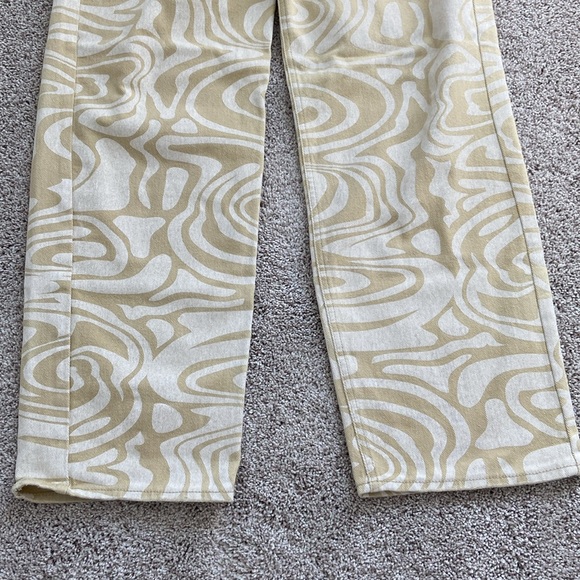 Tiger Mist • Sergio Tan and White Swirl Print Straight Leg Jeans - Picture 6 of 16